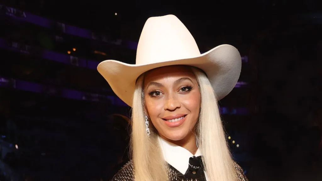 Beyoncé Embraces Her Country Era — Get the White Cowboy Hat Look Now ...